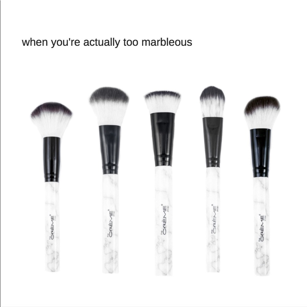 The Creme Shop Foundation & Eyeshadow Brushes and 2 Macaron Beauty Blender Set - Picture 7 of 7
